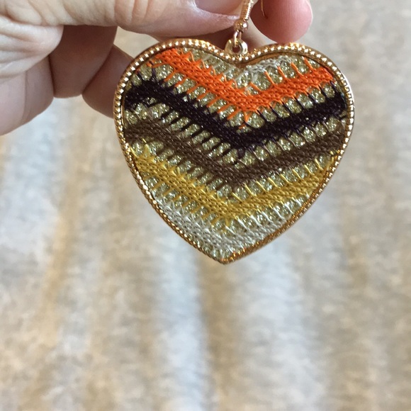 Crocheted Autumn Heart Fashion Earrings Boho Gold Alloy NWT 2.25” lightweight - Picture 12 of 16